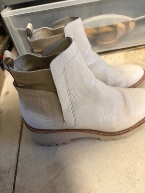 Dolce Vita Lug Sole Chelsea Boot 9.5